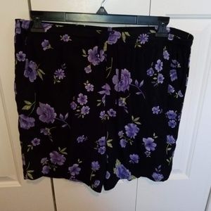 Women’s Erin London Rayon Pull On Shorts LARGE Purple Floral Design Pockets